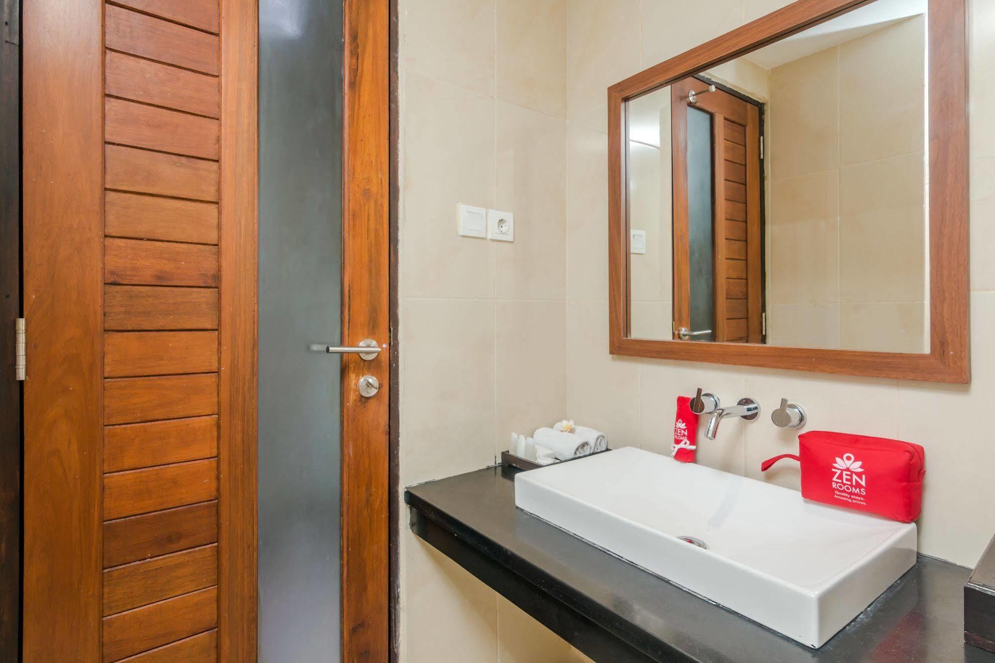 Zen Rooms Seminyak Pangkung Sari Exterior foto